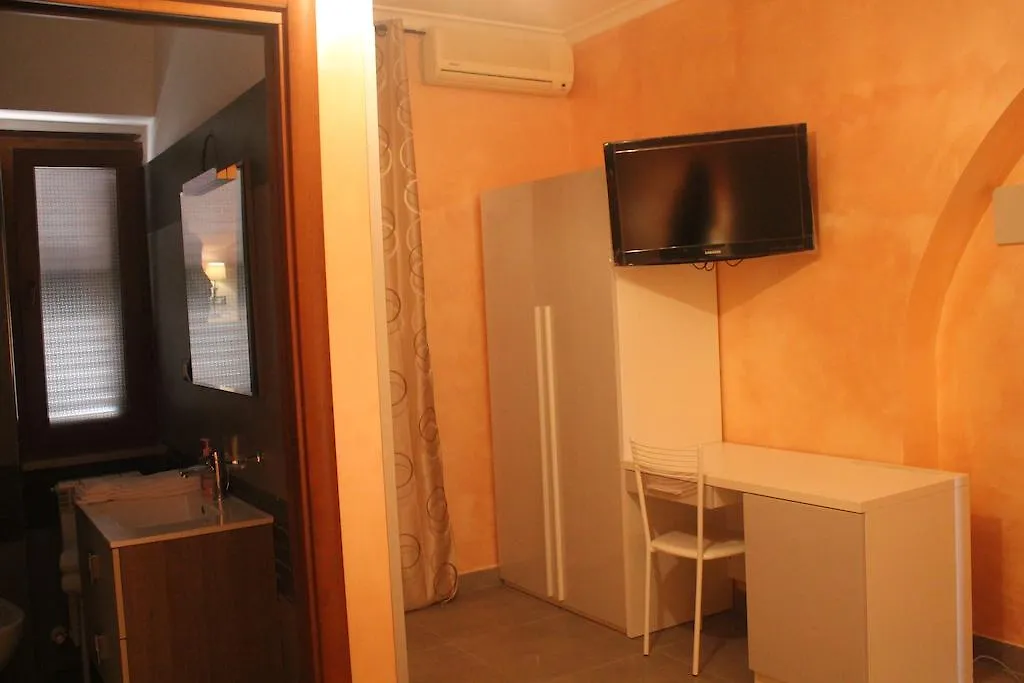 Sabrina Airport Bed and Breakfast Fiumicino 0*,  Italia