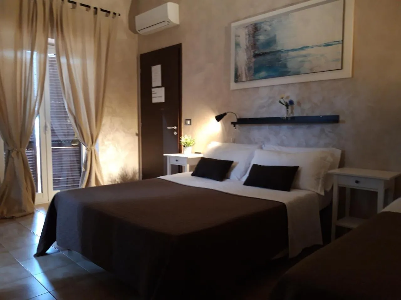 Sabrina Airport Bed and Breakfast Fiumicino 0*,  Italia